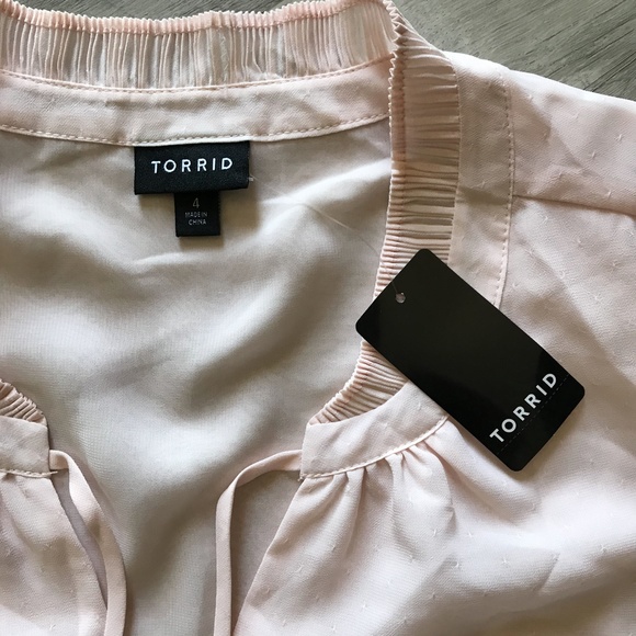 Torrid sz 4 V-Neck Sleeveless Lined Pale Pink Pleated Collar - Picture 2 of 7